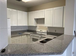 321 SW 120th Ave #Townhouse 321, Hollywood, FL 33025