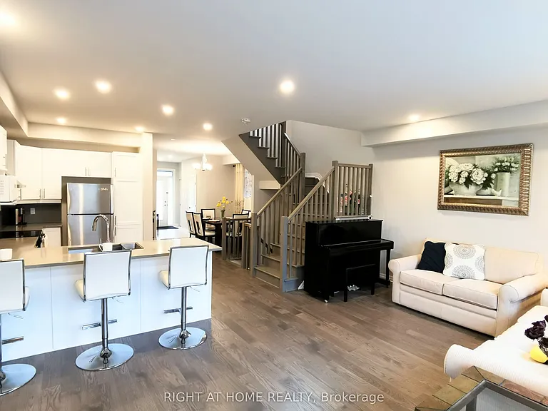 321 Lysander Pl — Photo 11