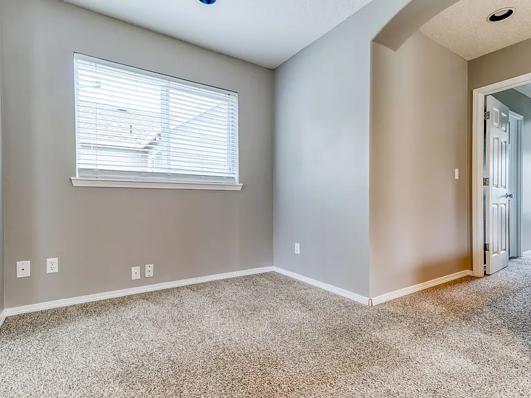20467 SW Rosemount St — Photo 14
