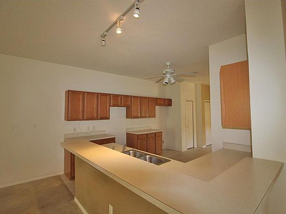 3rd image of 10246 Devonshire Lake Dr