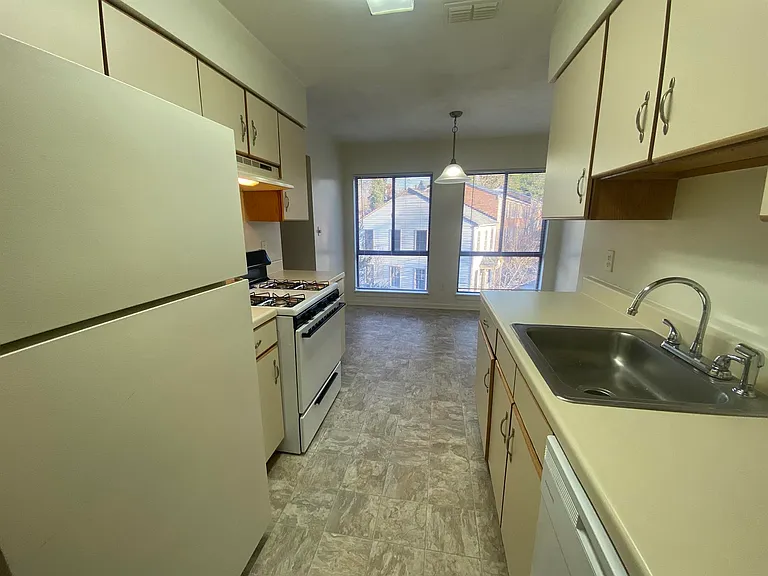 Princeton Circle West Apartments — Photo 74