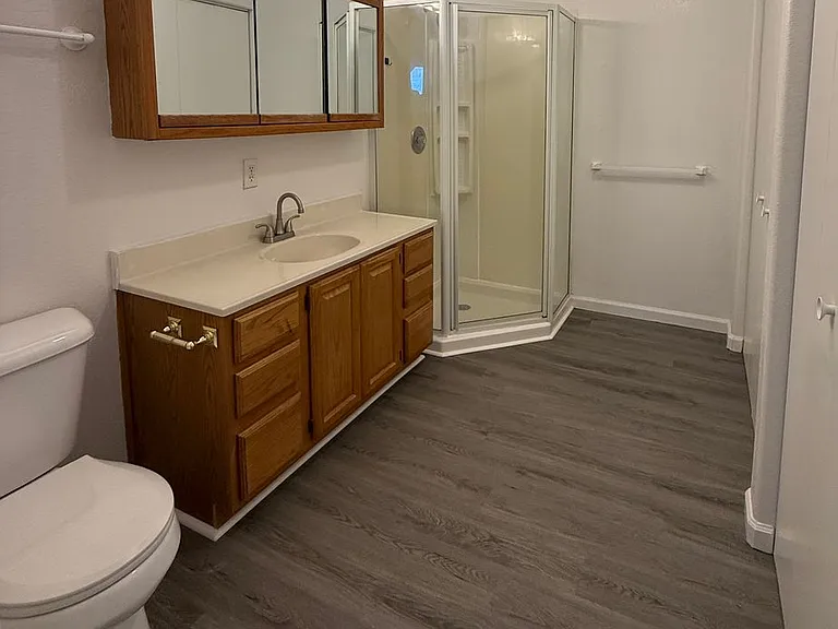 Elbow Dr W 228-230 — Photo 10