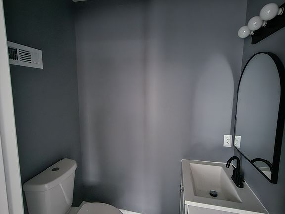 3rd image of 50 Old Lancaster Rd