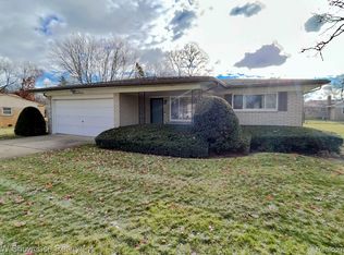 8141 Rene Ct, White Lake, MI