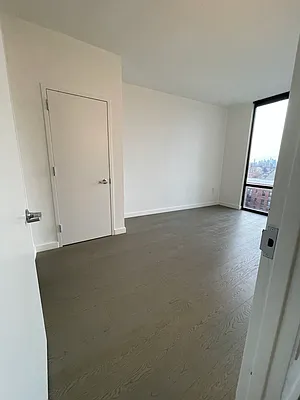 Rented by YouYork Management LLC | media 28