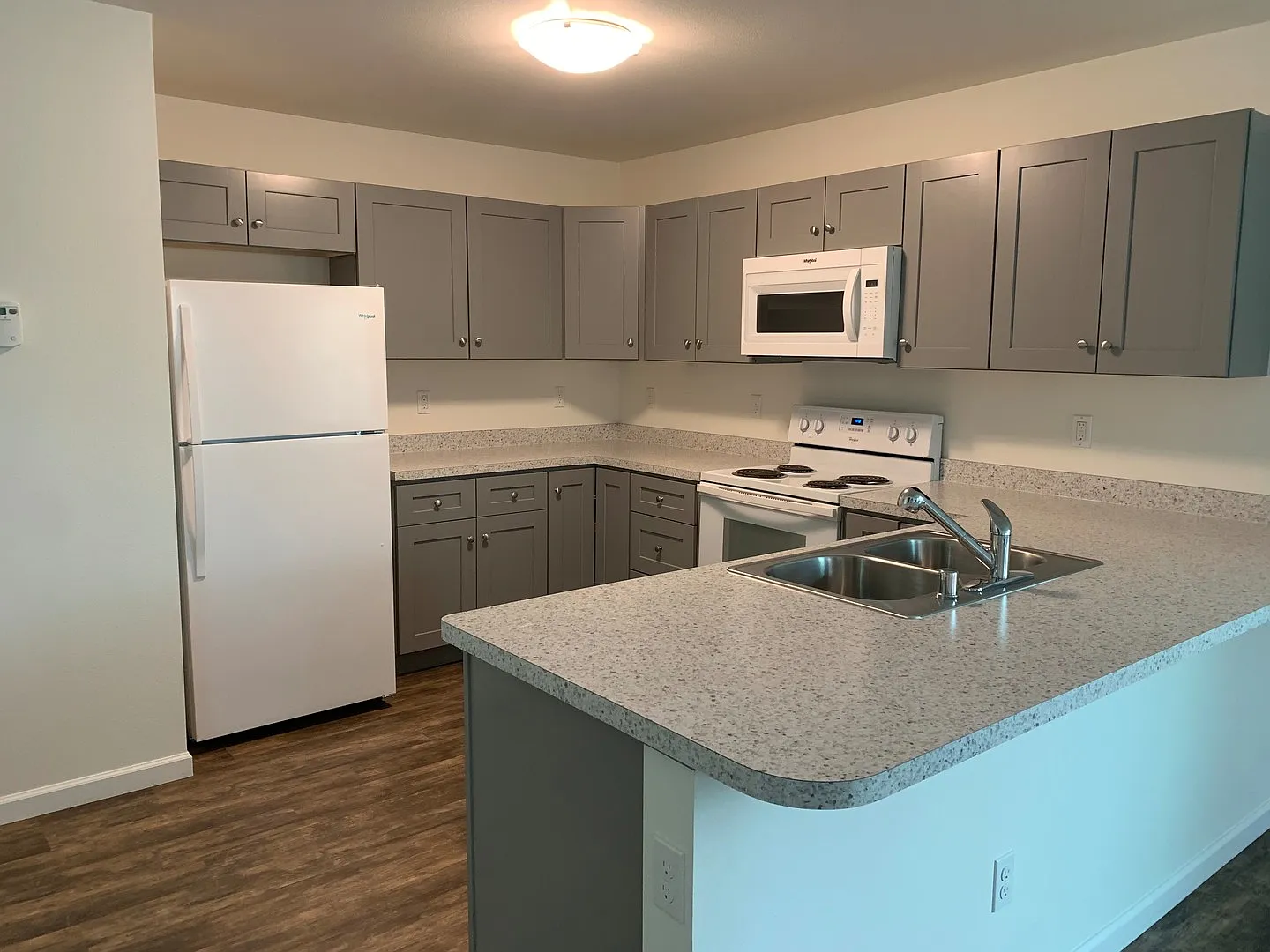 Century 21 Gold Rush - 2 bed/1 bath - 2180 Nelson Rd (North Pole area) — Photo 2