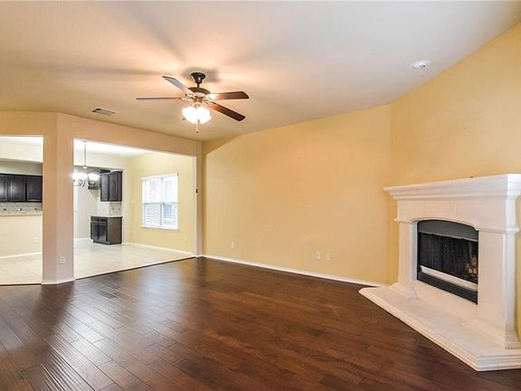 4th image of 9904 Cottontail Ln
