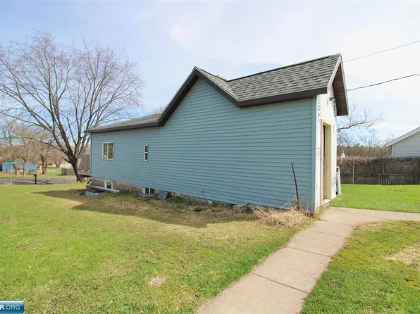 5425 1st Ave W, Gilbert, MN 55741