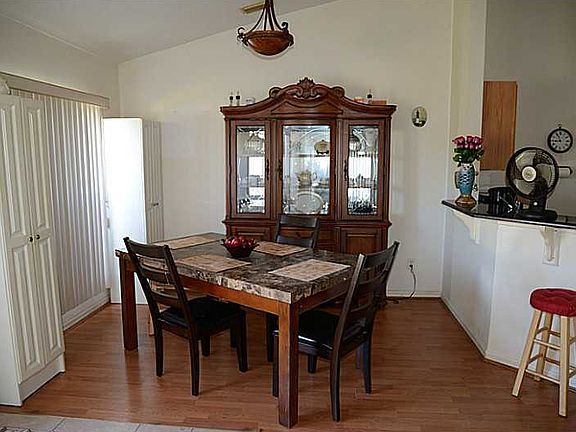 3rd image of 5801 22nd St