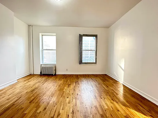 Rented by Bruma Realty LLC | media 9