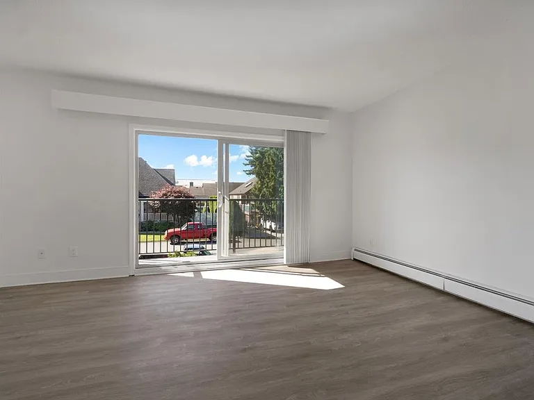 130 Stewart Ave #9 — Photo 15