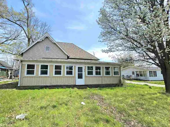 415 N Independence St, Windfall, IN 46076
