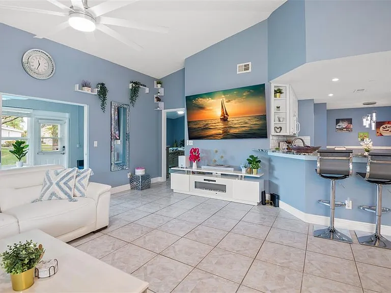 713 Manchester Woods Dr — Photo 12