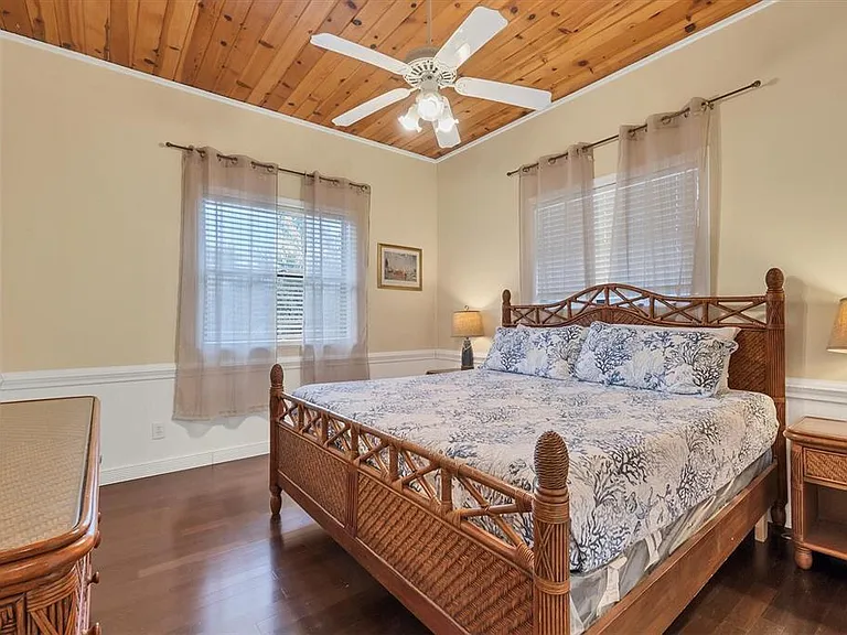 51 Palm Dr — Photo 23