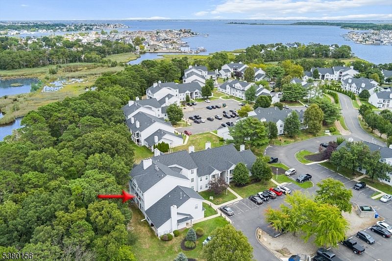 1st image of 1019 Waters Edge Dr