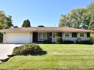 N91W17485 Saint Regis Dr, Menomonee Falls, WI 53051