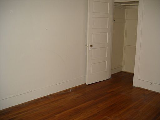 3rd image of 401 Spruce St APT 1