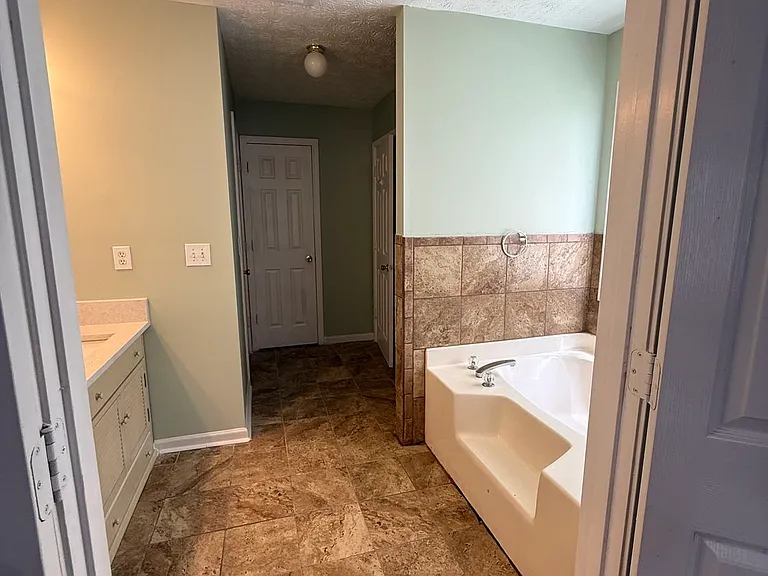 755 Tara Bnd — Photo 16