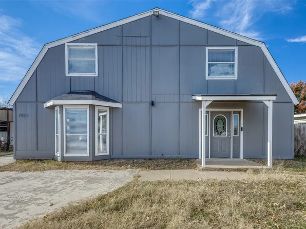 1921 Pelican Dr N, Azle, TX 76020