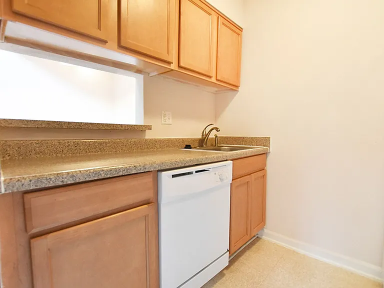 2416 Pasadena Ave — Photo 14