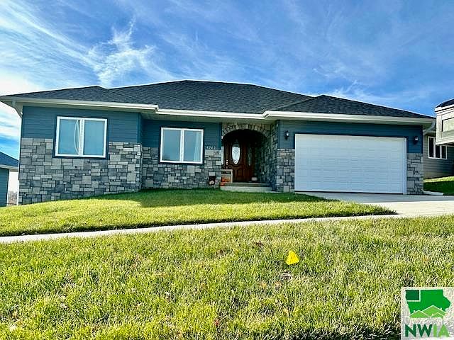 1st image of 4242 Fieldcrest Dr