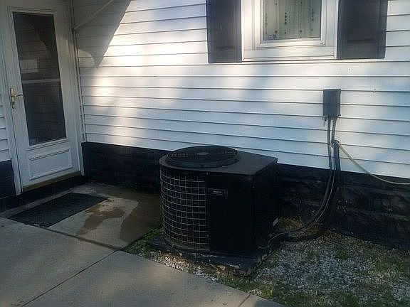 2nd image of 837 N 70th St