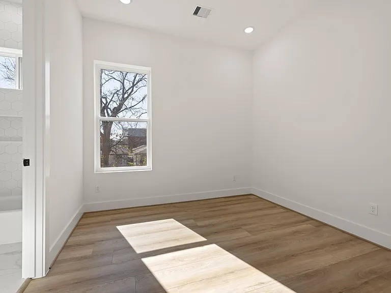 3510 Adair St — Photo 10