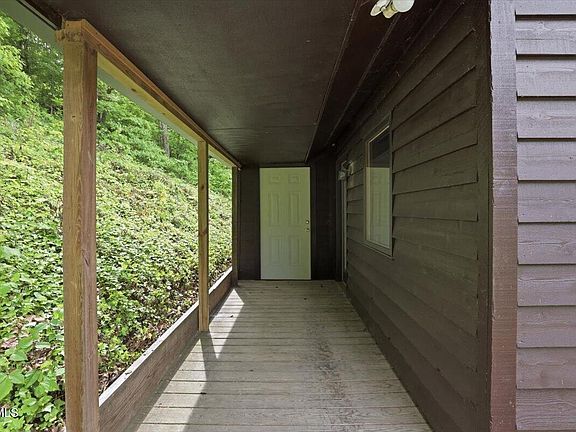 4th image of 3427 Bill Douglas Rd