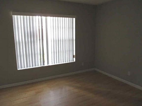 5th image of 3922 Westchester Way