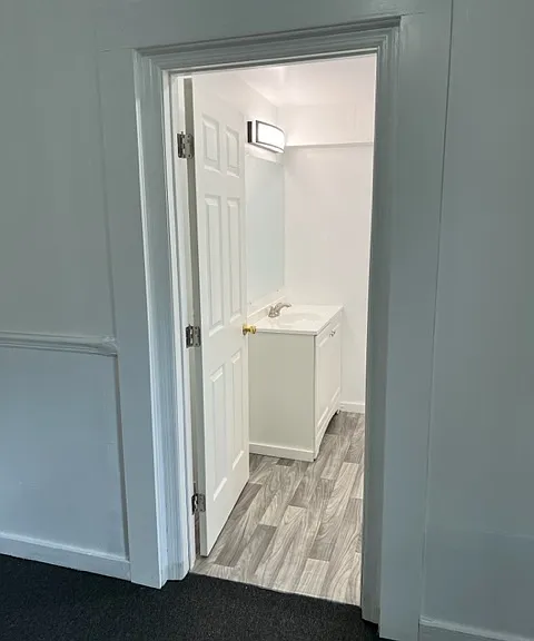 1031 N Florence Ave — Photo 18