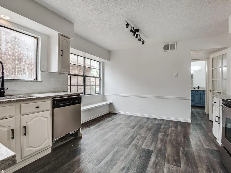 434 Wellington Dr — Photo 18