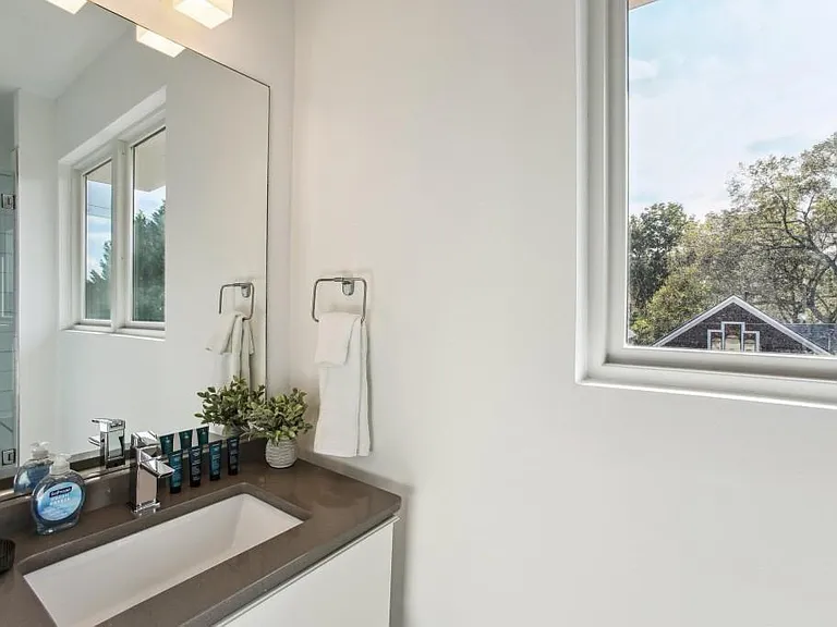 608 McGruder St NE — Photo 29