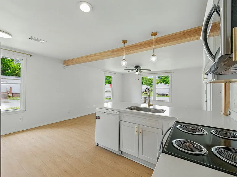 61 E Ensley St — Photo 17