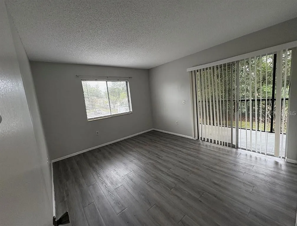 2 bed, 2.0 bath, 950 sqft, $1,700 — Photo 3