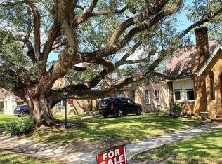 2450 Harrison St, Beaumont, TX 77702
