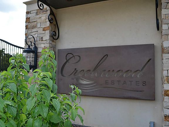 5th image of 905 Pinecrest Ct