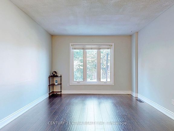 4th image of 92 Jaffray Rd