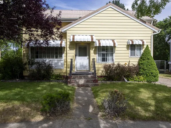 907 4th St, La Grande, OR 97850