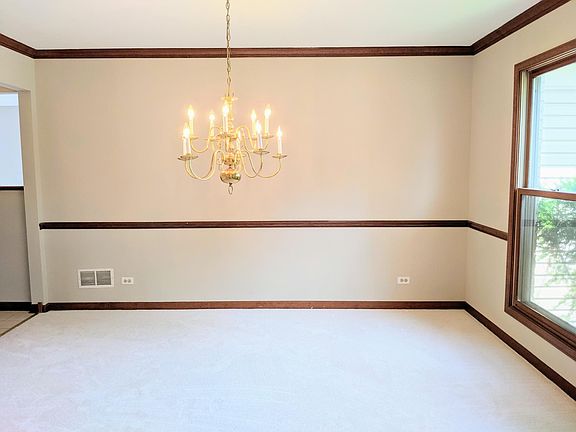 Formal Dining Room opening to Butler pantry in kitchen