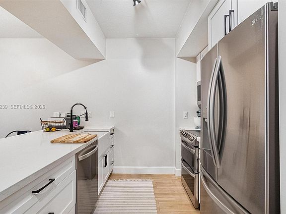 4th image of 7290 SW 90th St APT 202