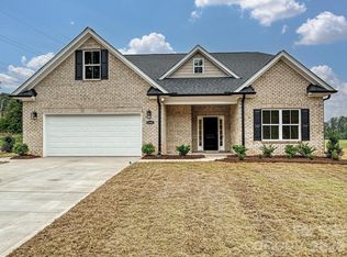 1296 Archer Loop Dr, Waxhaw, NC 28173