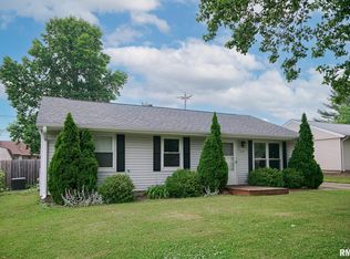 219 N Linnhill Ln, Washington, IL 61571