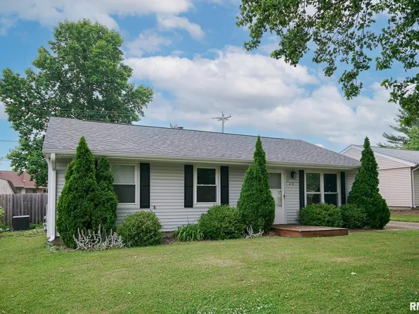 219 N Linnhill Ln, Washington, IL 61571