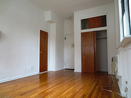 Rented by Waverly Realty Associates | media 20