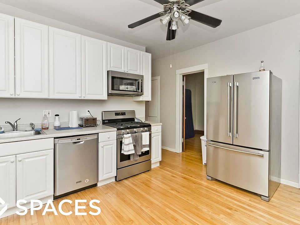 1st image of 3816 N Claremont Ave #Unt1