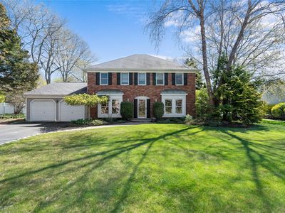 11 Timber Ridge Court, Sayville, NY, 11782