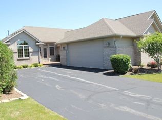 990 Waco Way, Poplar Grove, IL 61065