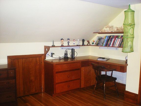 3rd image of 28 Spooner St