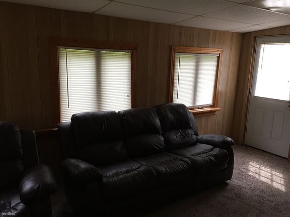 Oakland valley rd 1st house den