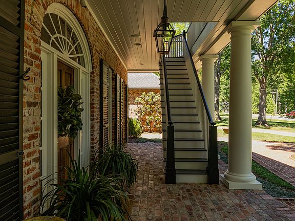 5th image of 6108 Robin Hill Rd